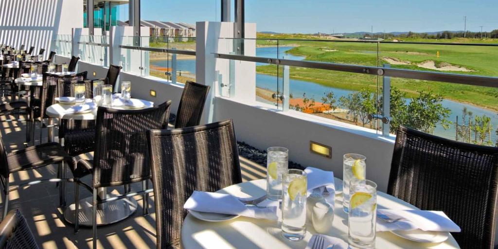 Breakfast with a View: Pullman Magenta Shores