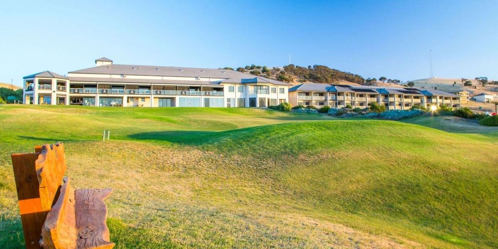 Clubhouse at Links lady Bay GC