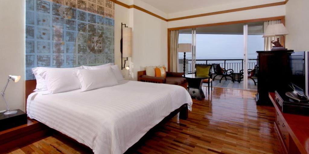 Guestroom: Hilton Hua Hin Resort & Spa