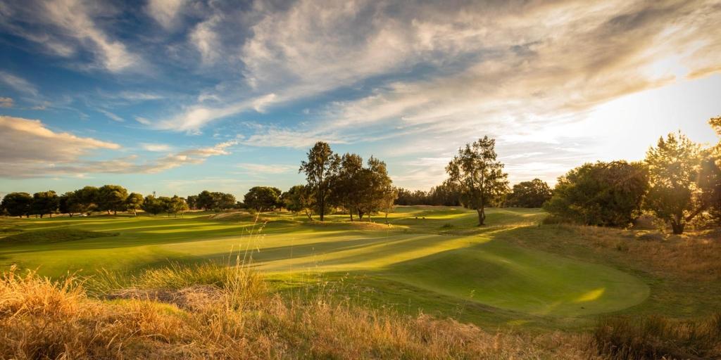 Hole 1 Glenelg GC