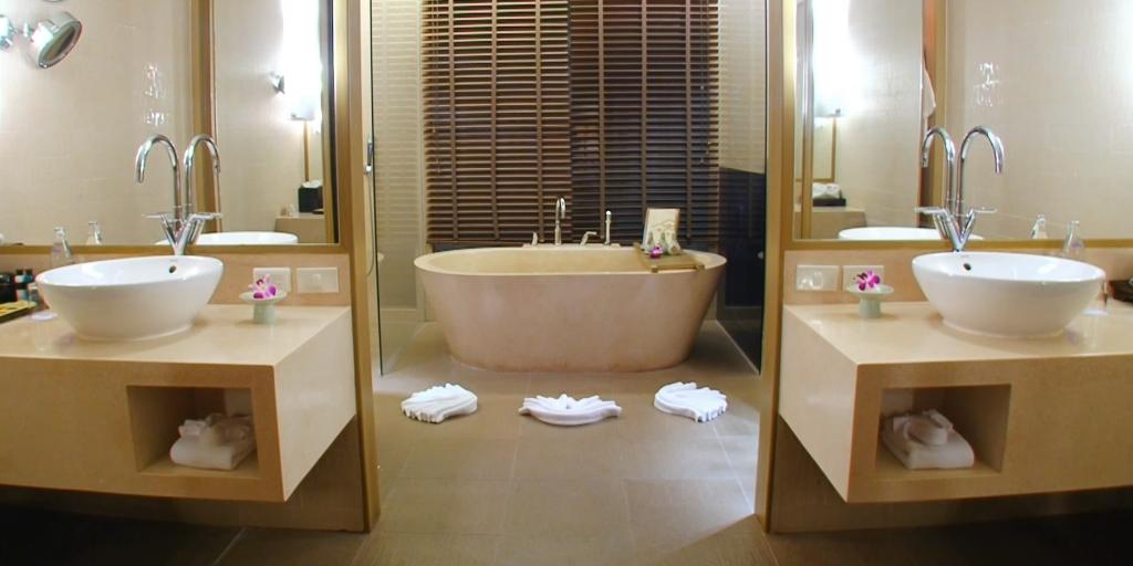 Bathroom: Pattaya Marriott Resort & Spa